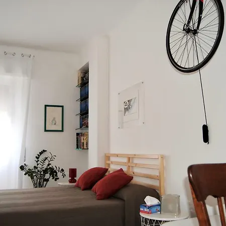 Famiglia Poggi, The Flying Hippo Apartment *