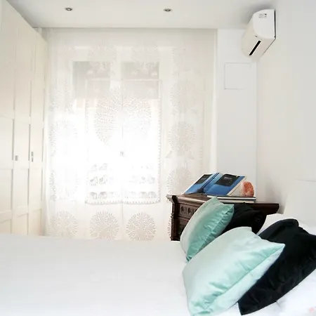 Famiglia Poggi, The Flying Hippo Apartment Rome